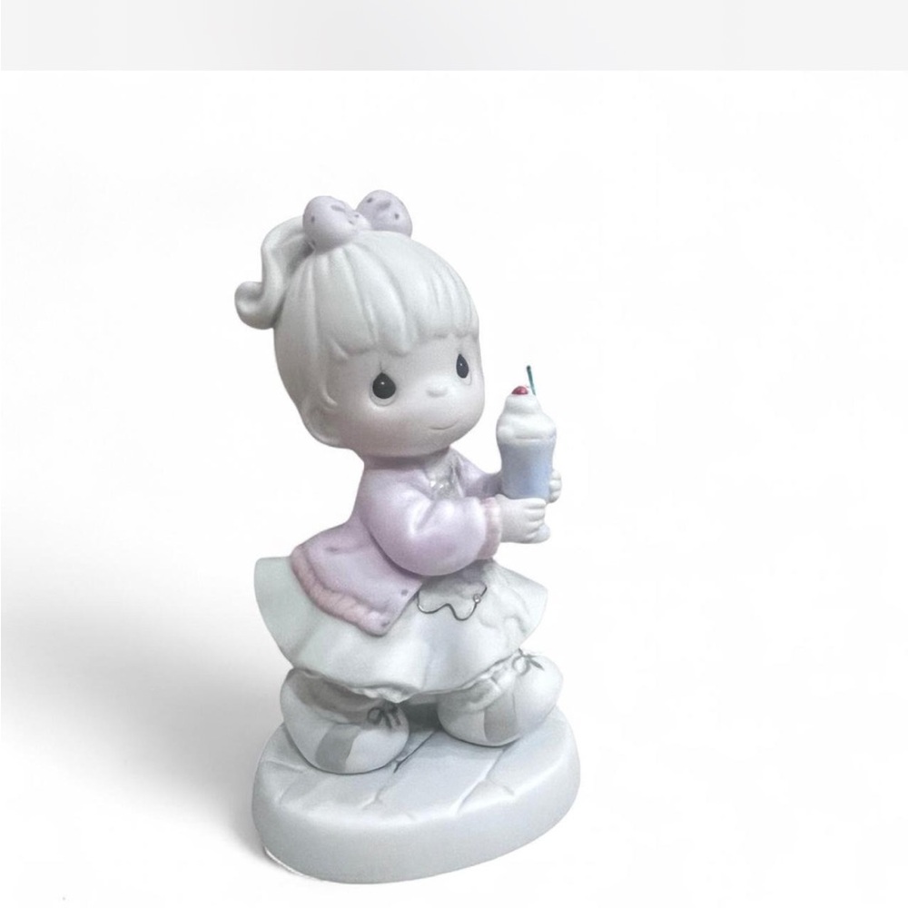 Precious Moments Figurine-‘Our Club is Soda-Licious’ in excellent condition